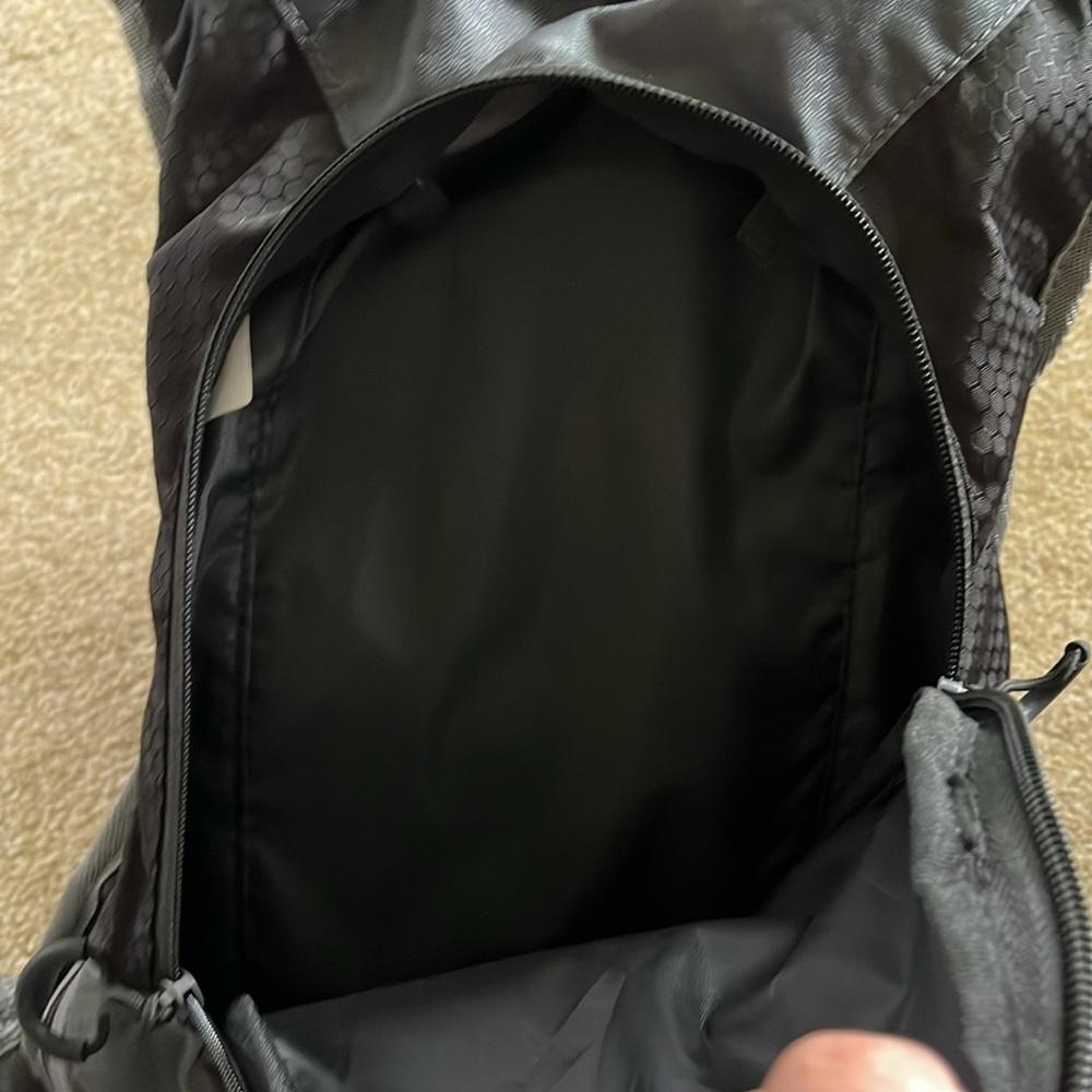 Quest Backpack - Picture 2 of 4